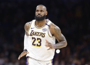 天博-詹姆斯连续五场比赛得分超过关键助攻，DWG挑战极限！的简单介绍